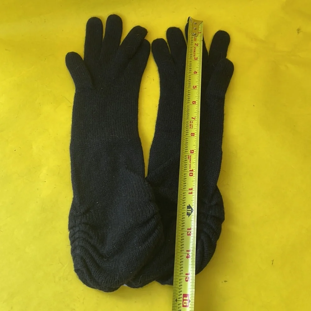 New vintage black long knitted gloves